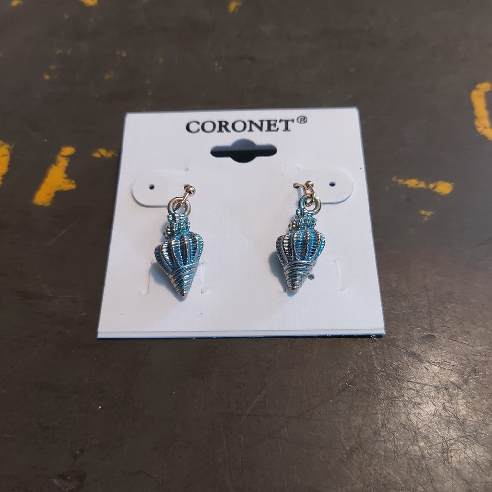 Coronet Silver Tone Conch Shell Drop Dangle Earrings Nautical Beachy Jewelry